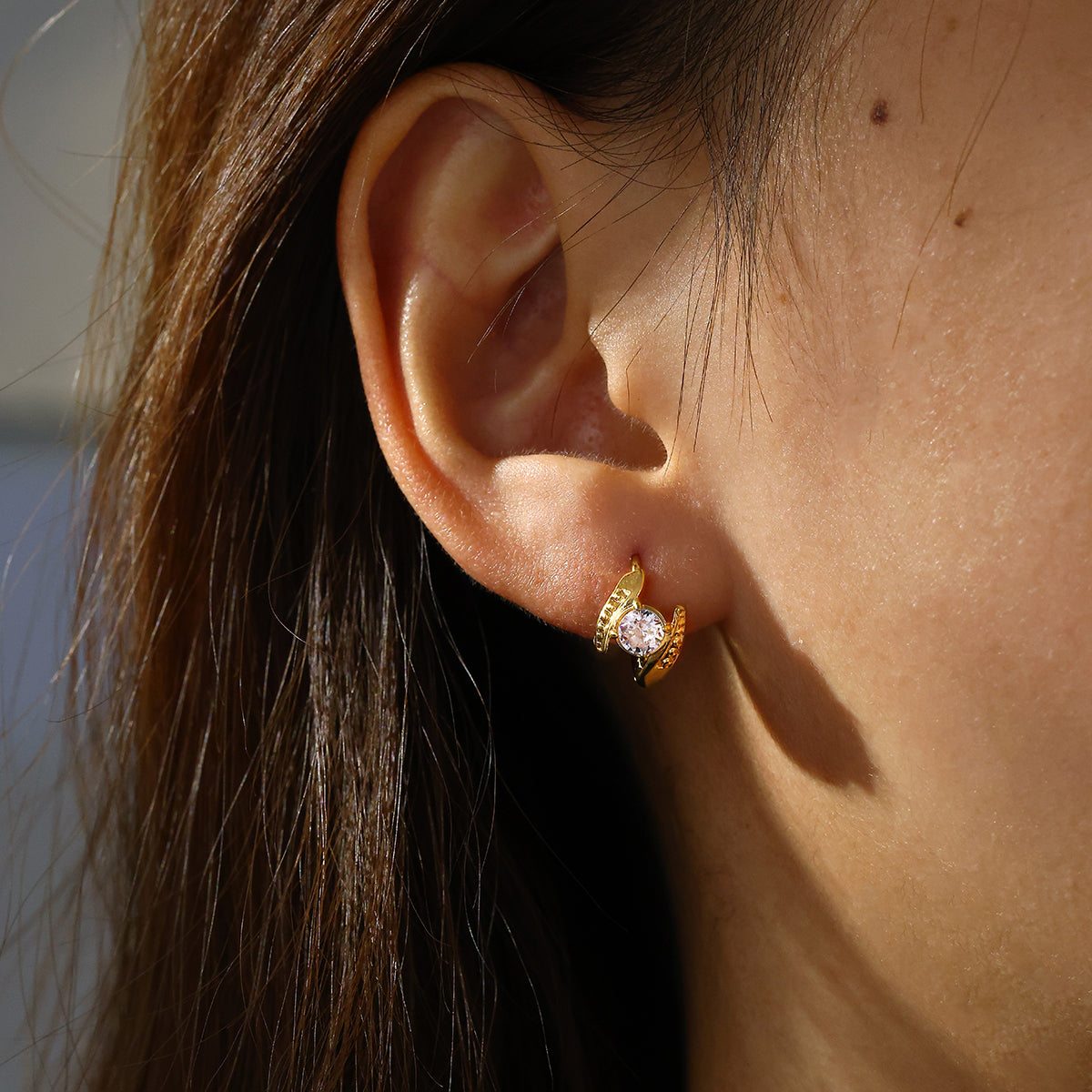 18K Real Gold Geometric Heart-shaped Rhinestone Earrings